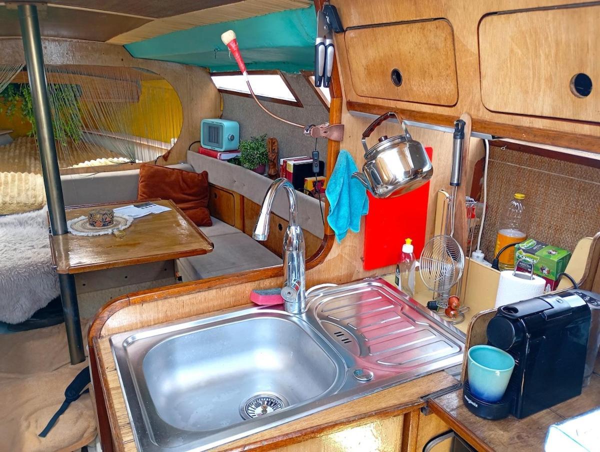 Botel Romantic Sailboat Retreat For 2 Amsterdam