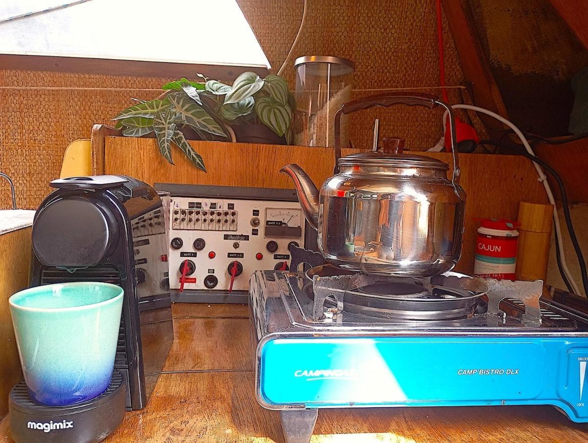 Romantic Sailboat Retreat For 2 *