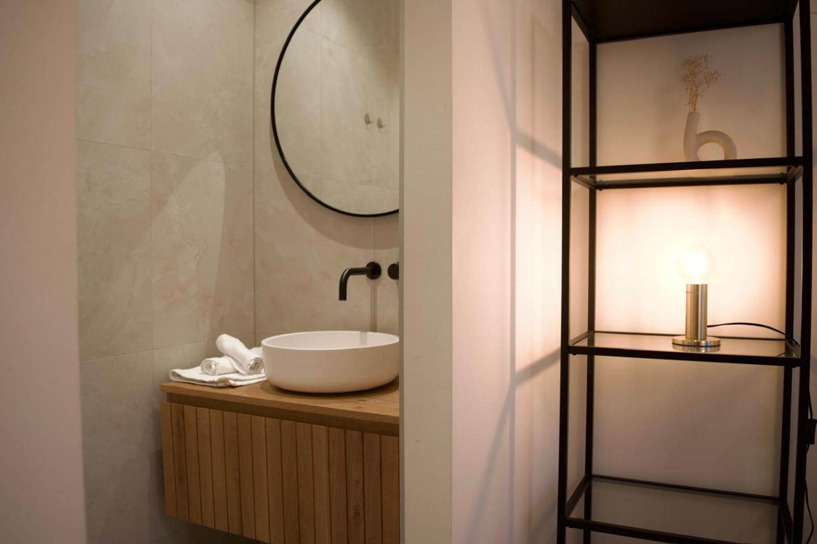 Homestay Luxury With Private Bathroom On Great Location.