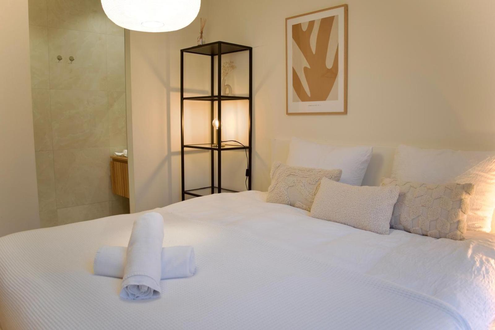 Luxury With Private Bathroom On Great Location. *