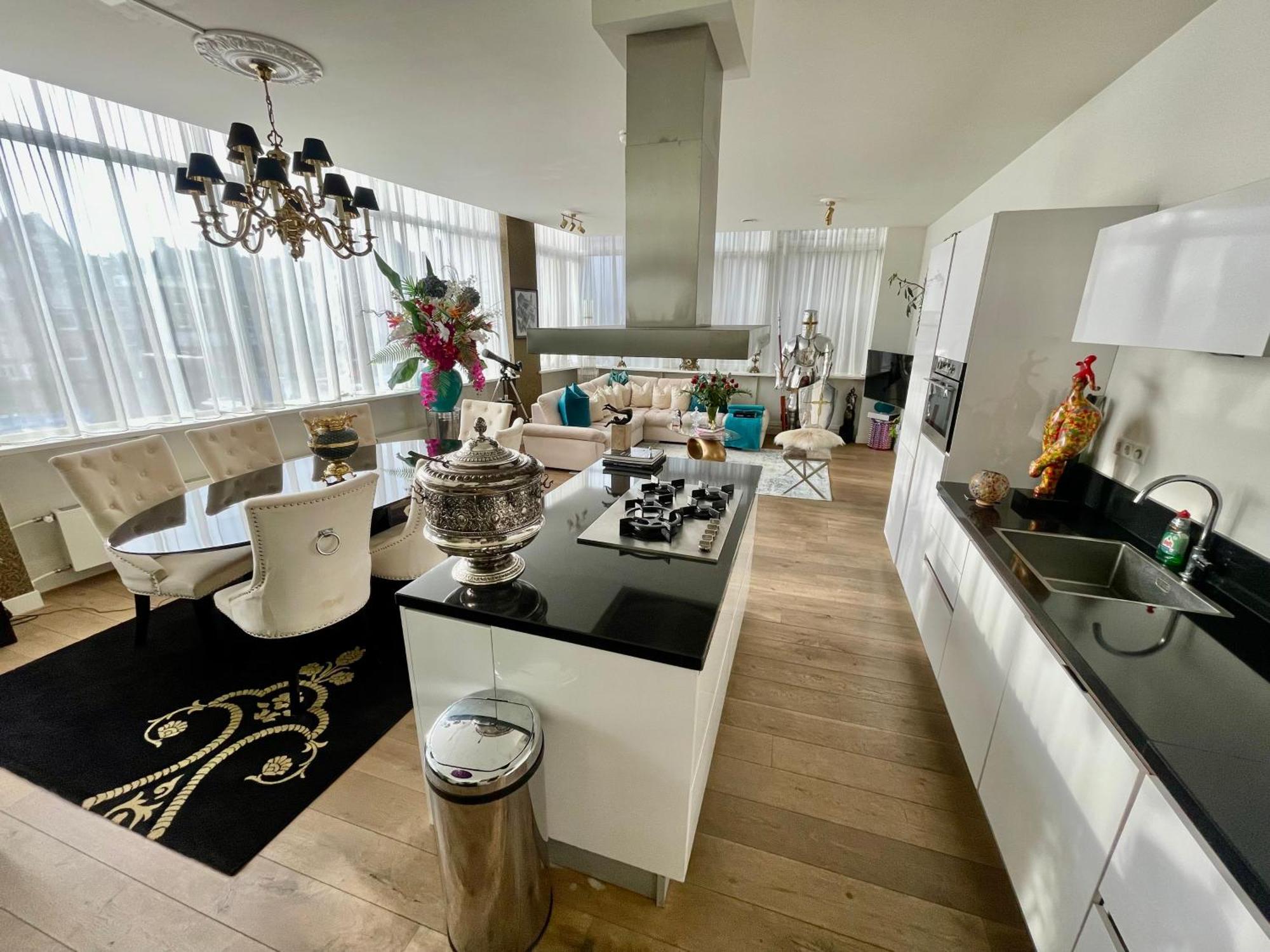 Apartment Luxury Center With Canal View 1 Kingsize Bed And 1 Sleeping Sofa