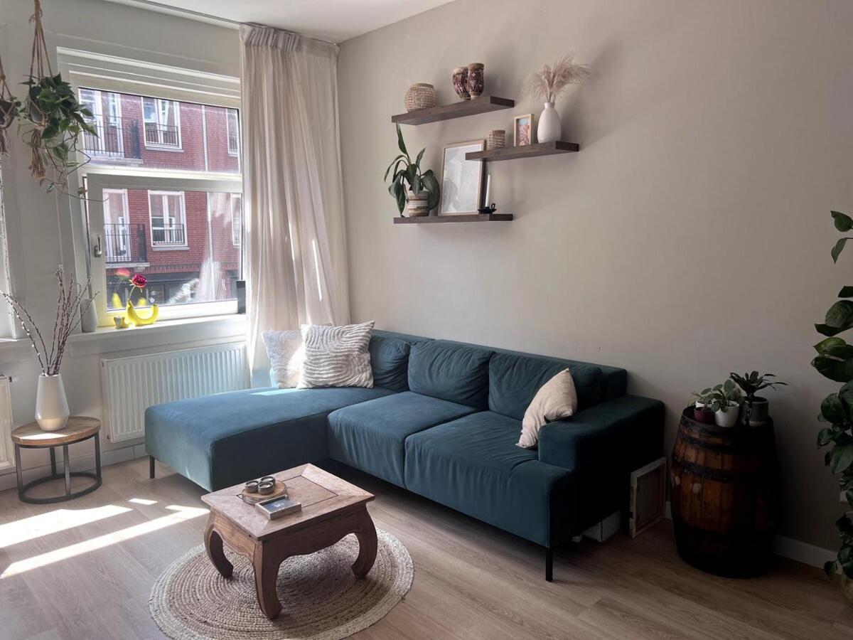 Centrally Located 2-bedroom In Oud-west Apartment *