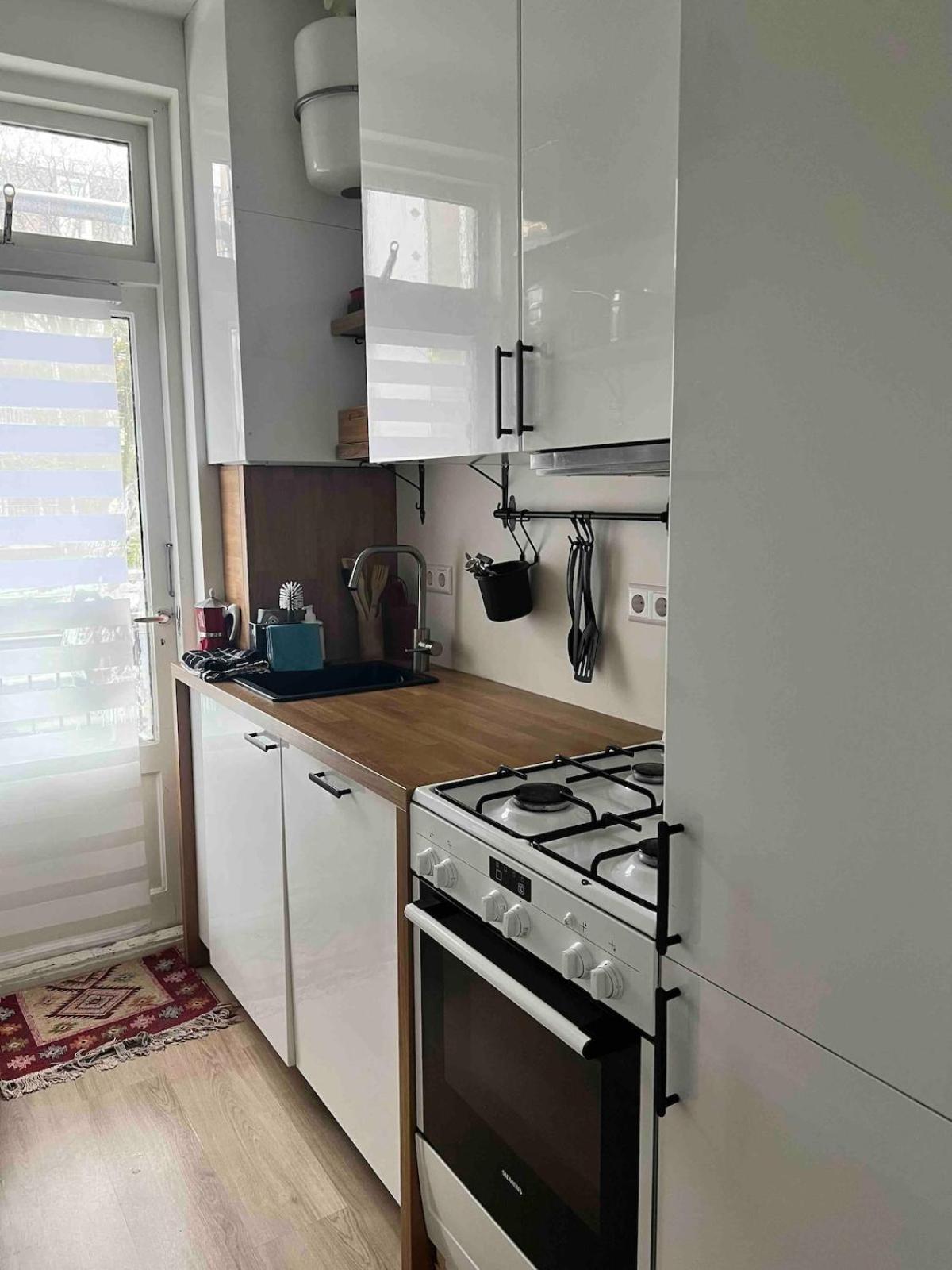 Centrally Located 2-bedroom In Oud-west Apartment Amsterdam