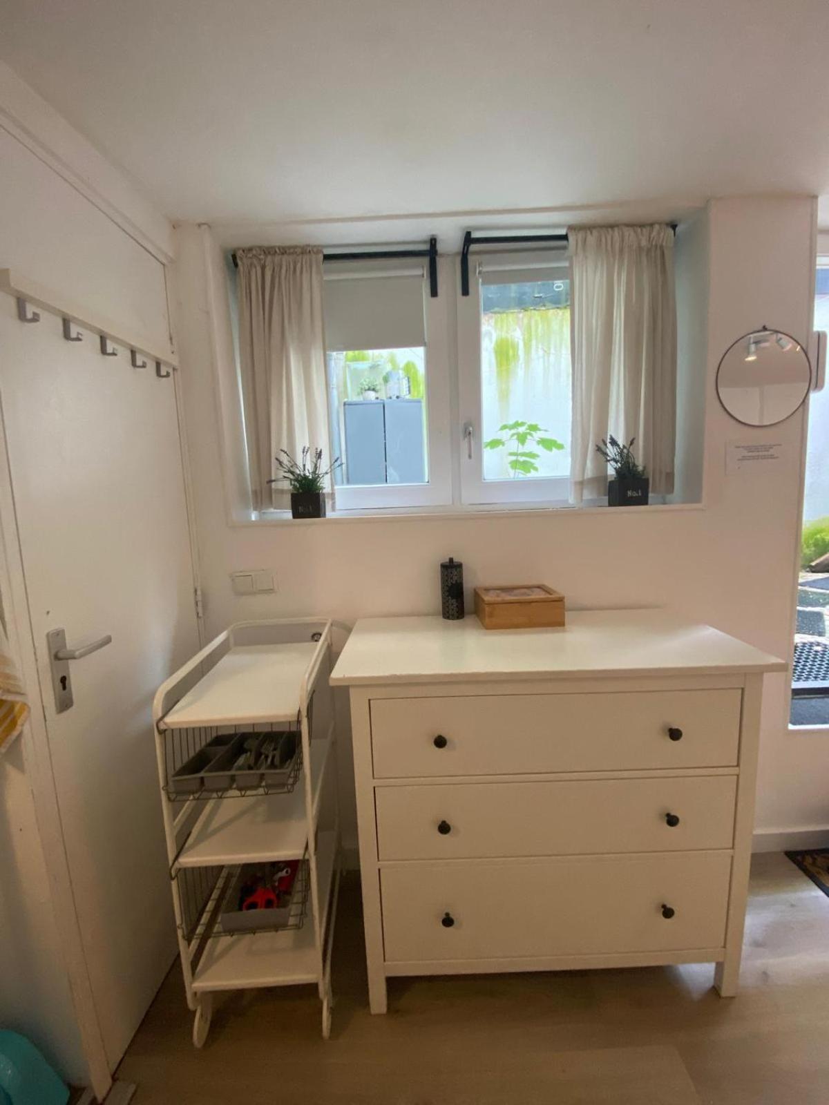 Tiny Cozy Canalhouse *