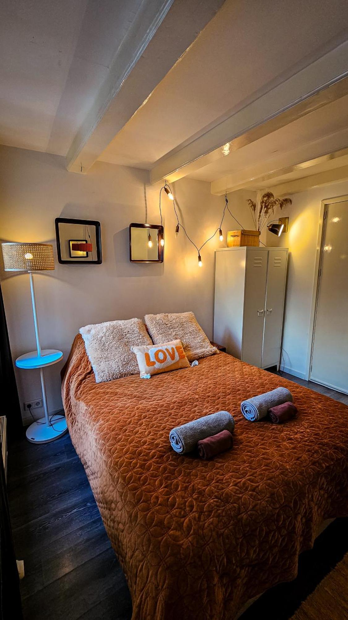 Bed & Breakfast En-suite In Historic Canalhouse From 1729 *