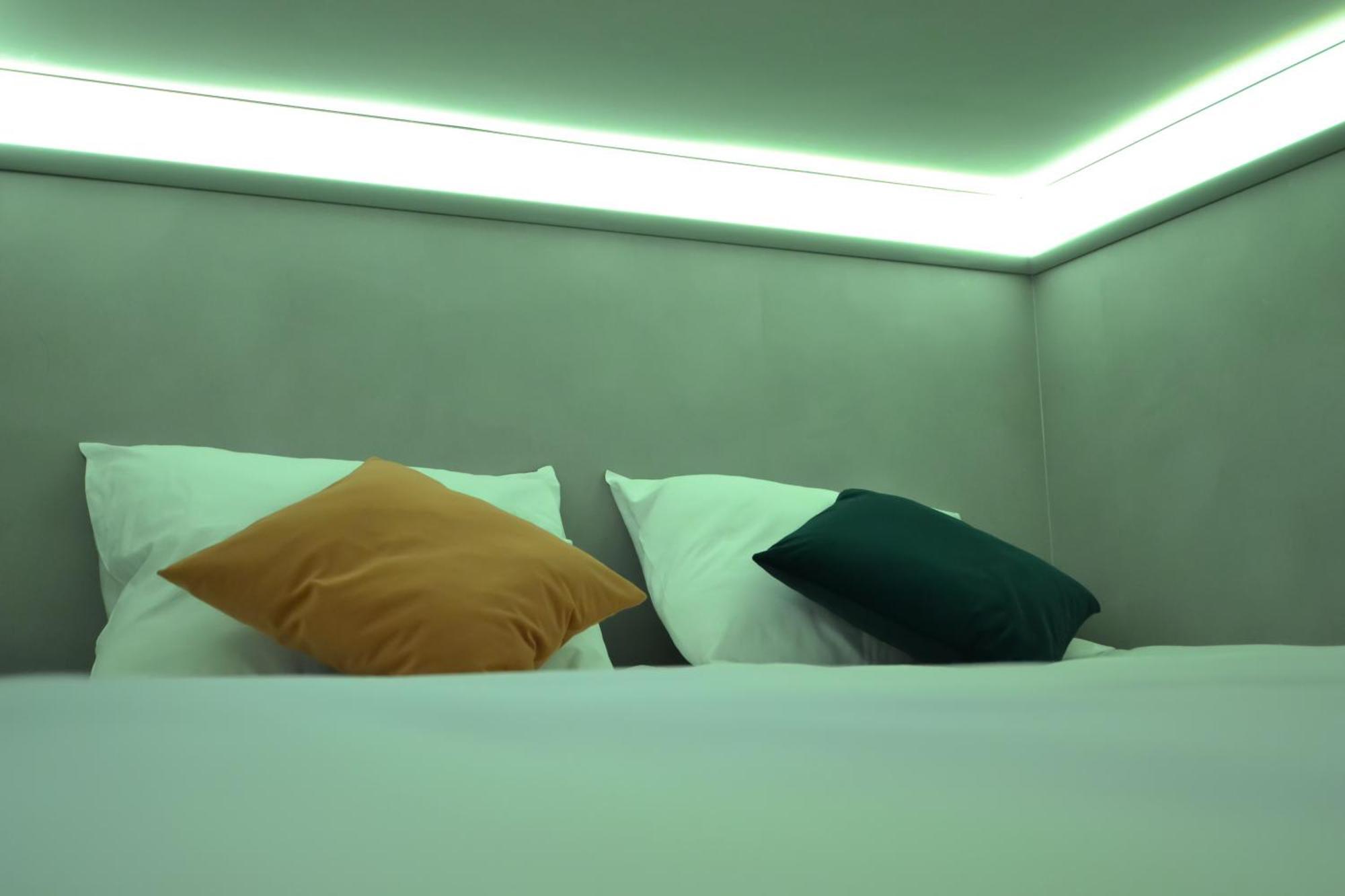 Capsule hotel The Hyve Capsule *