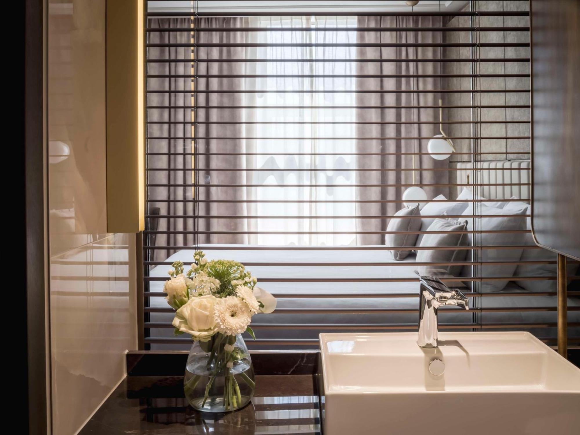 Hotel Anantara Grand Krasnapolsky 5*