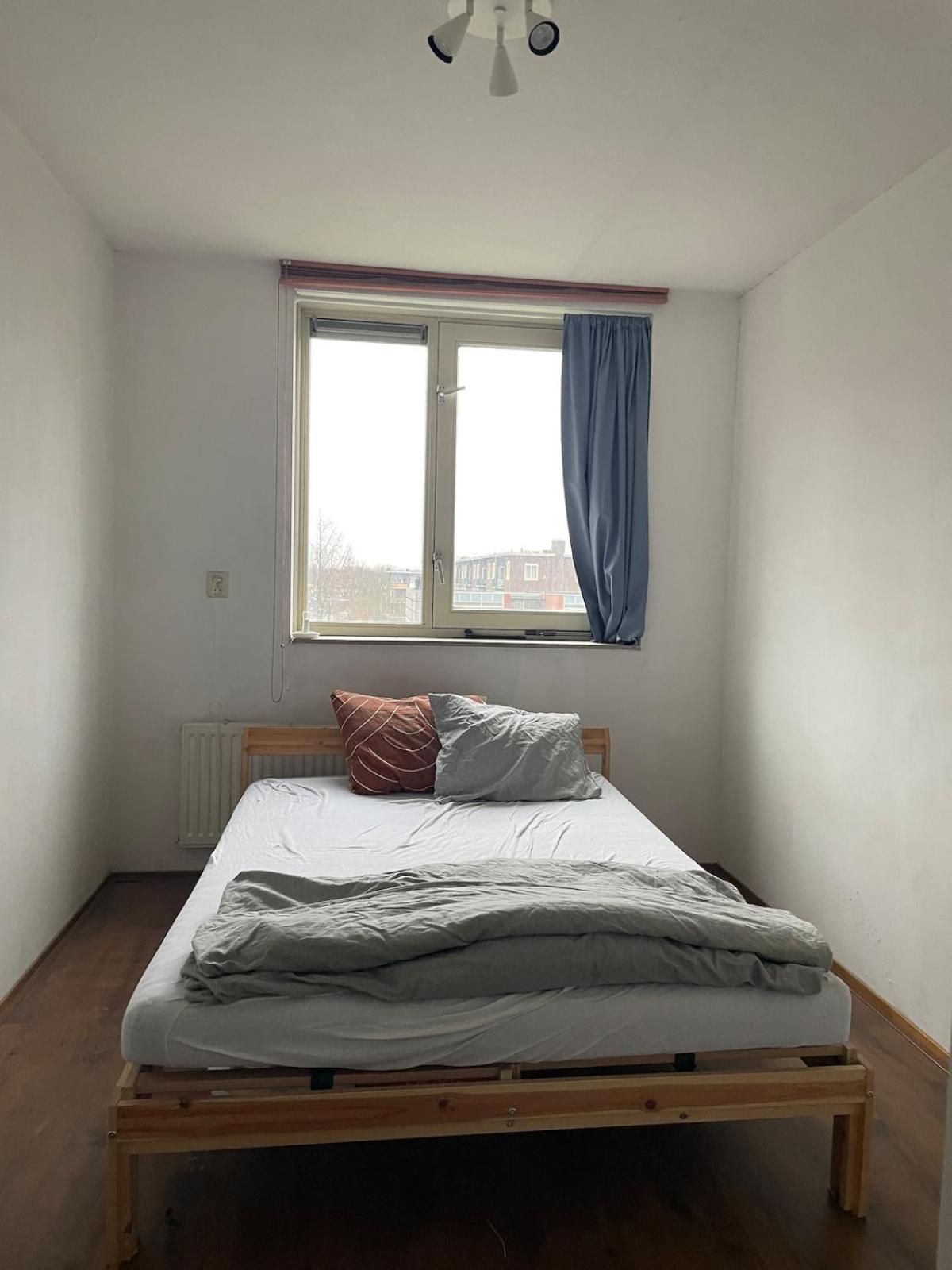 Large West With Balcony Apartment