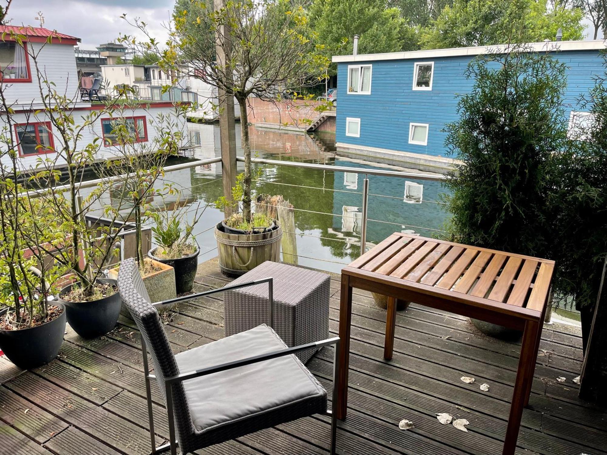 Nova Houseboat Deluxe Free Bikes Villa *