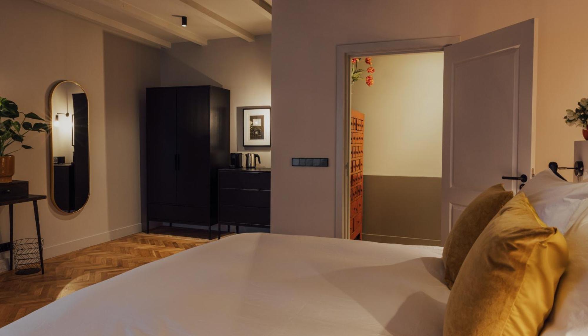 No 7, Renovated February 2025 Bed & Breakfast Amsterdam