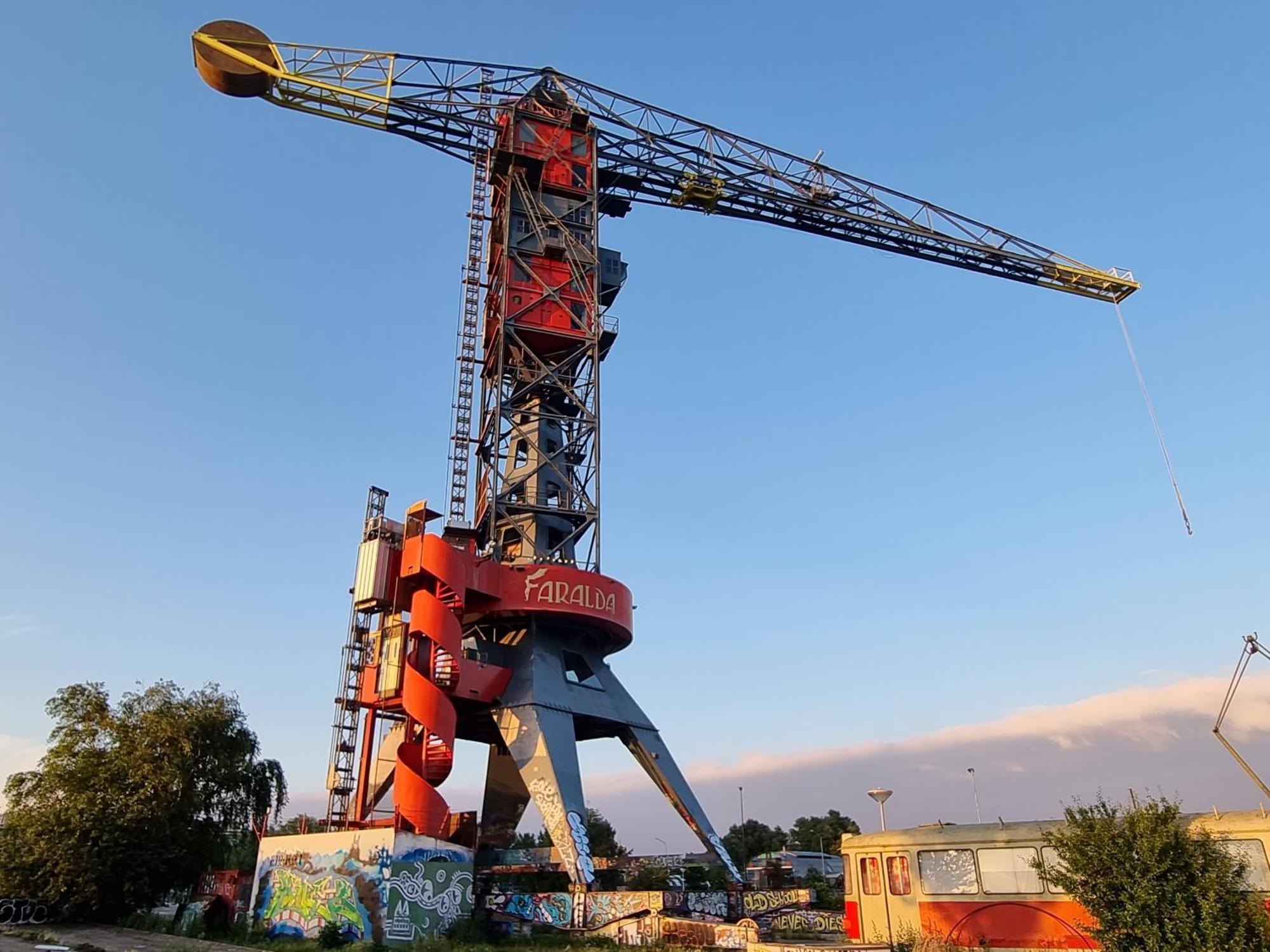 Faralda Crane Hotel 5*