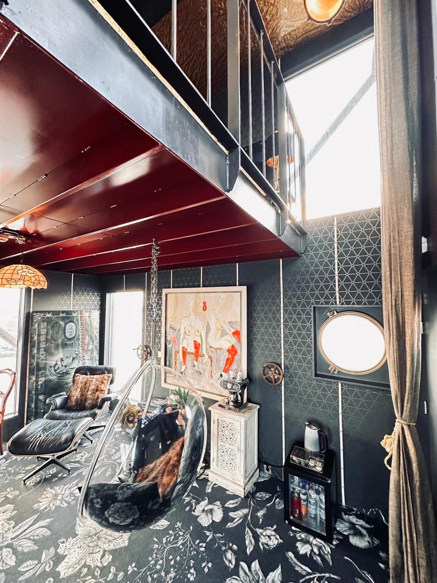 Faralda Crane 5* Amsterdam