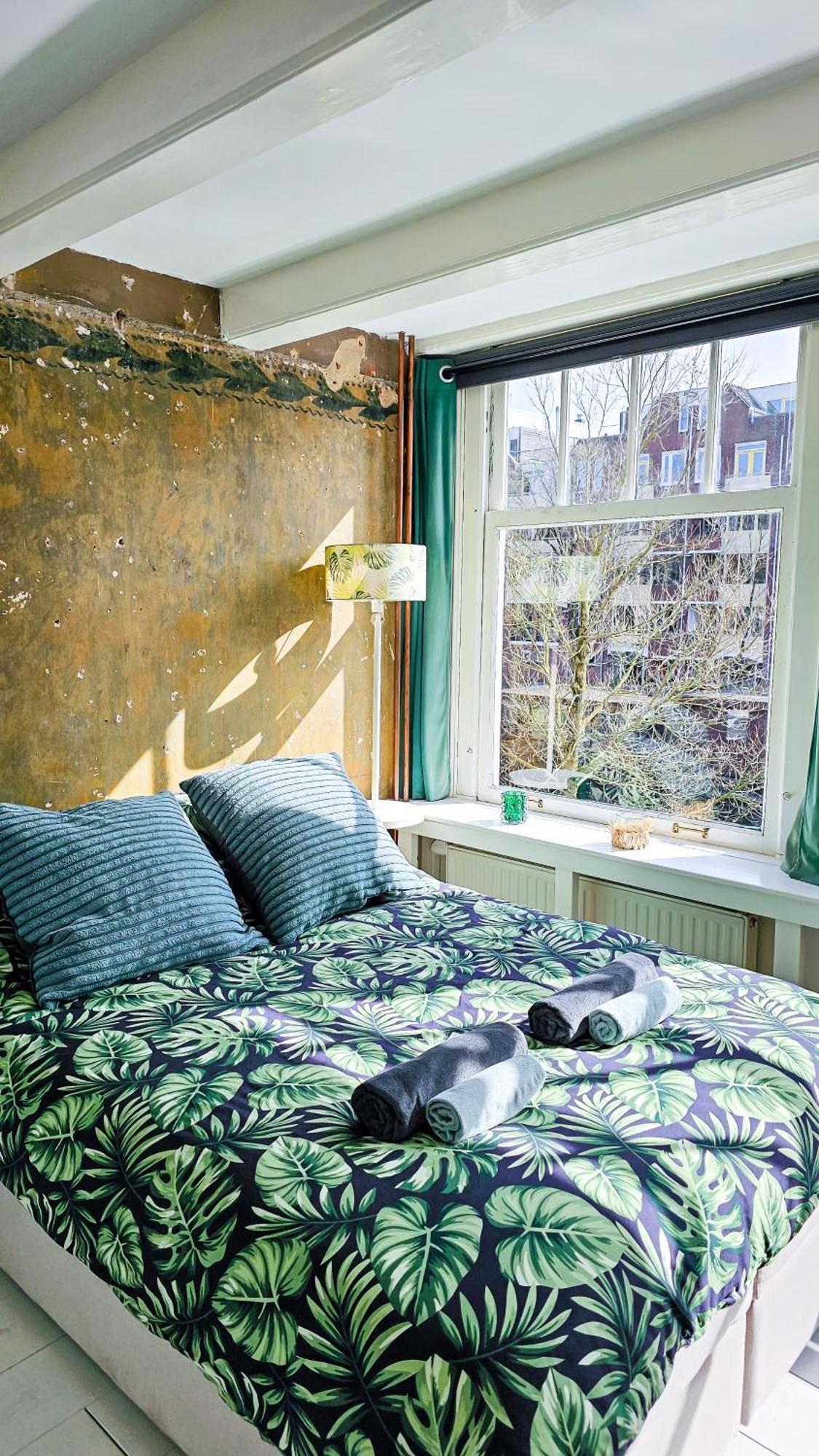 Holiday home Large En-suite In Historic Canalhouse From 1729