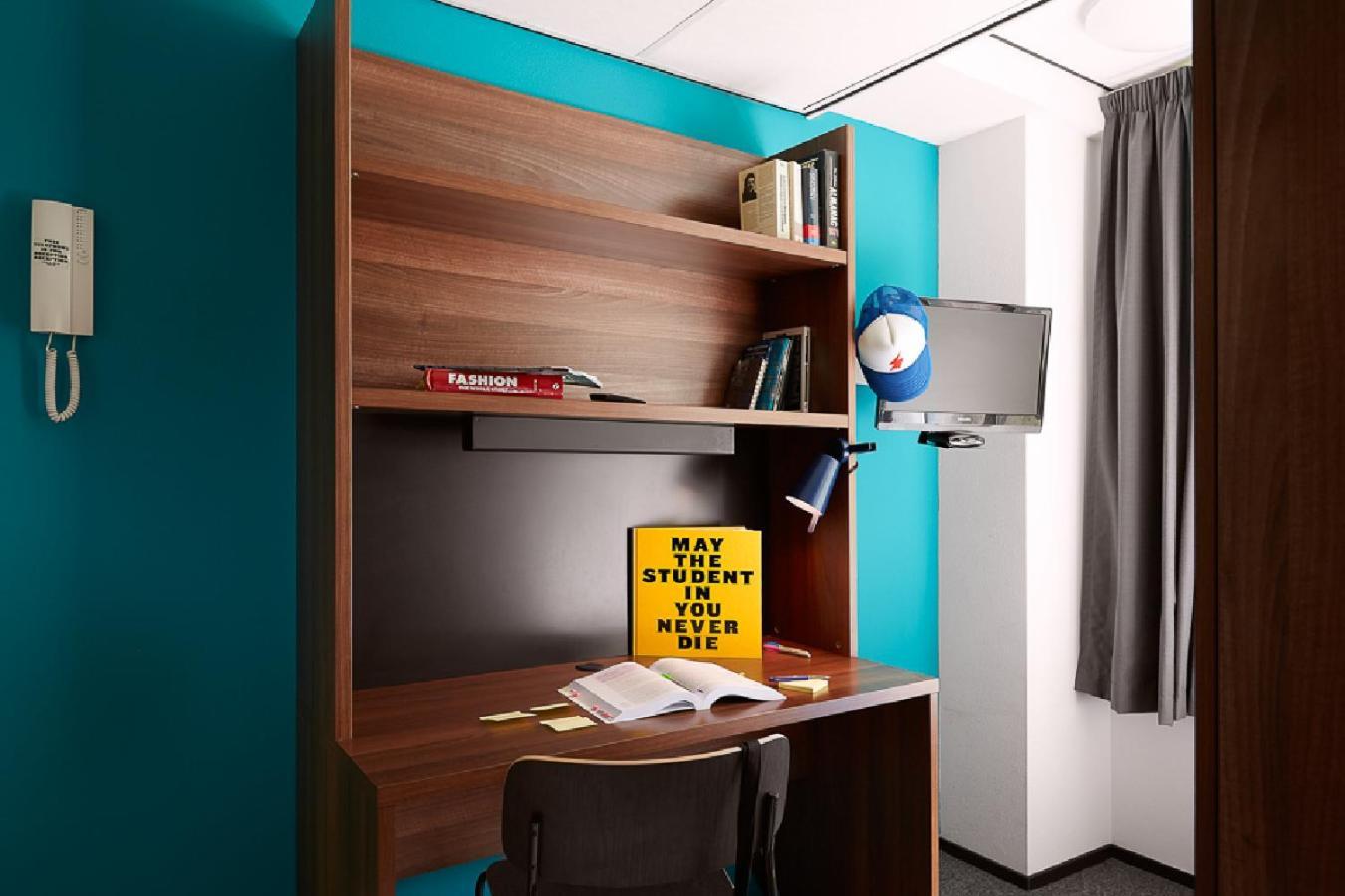 Hotel The Social Hub West 3*
