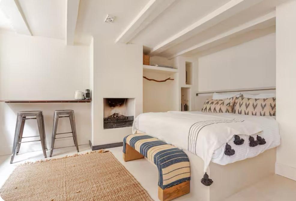 Luxury In Location Of Amsterdam