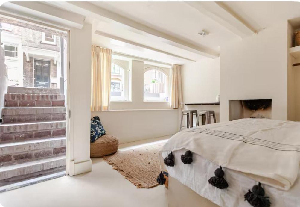 Luxury In Location Of Amsterdam