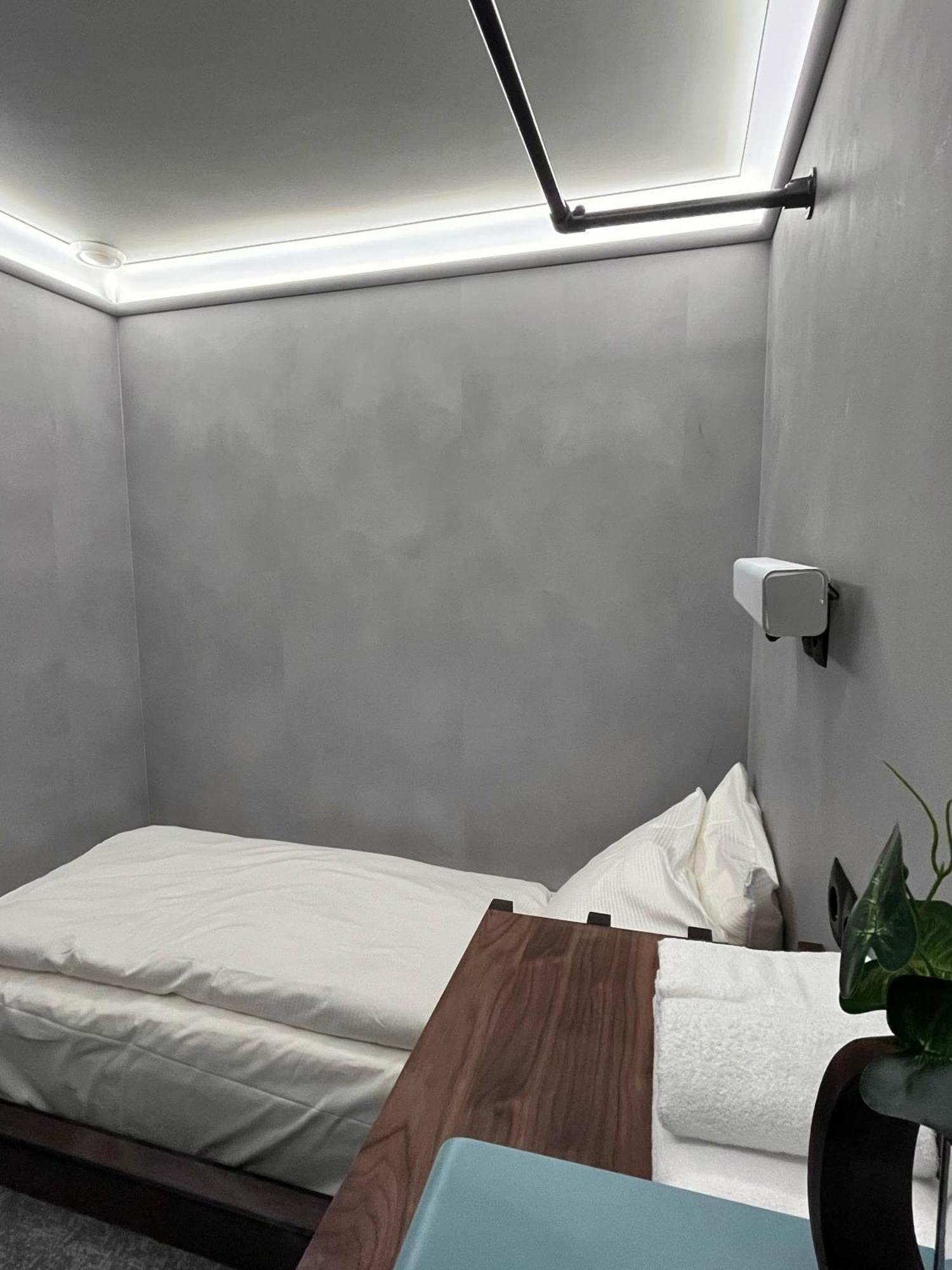 Capsule hotel The Hyve Capsule *