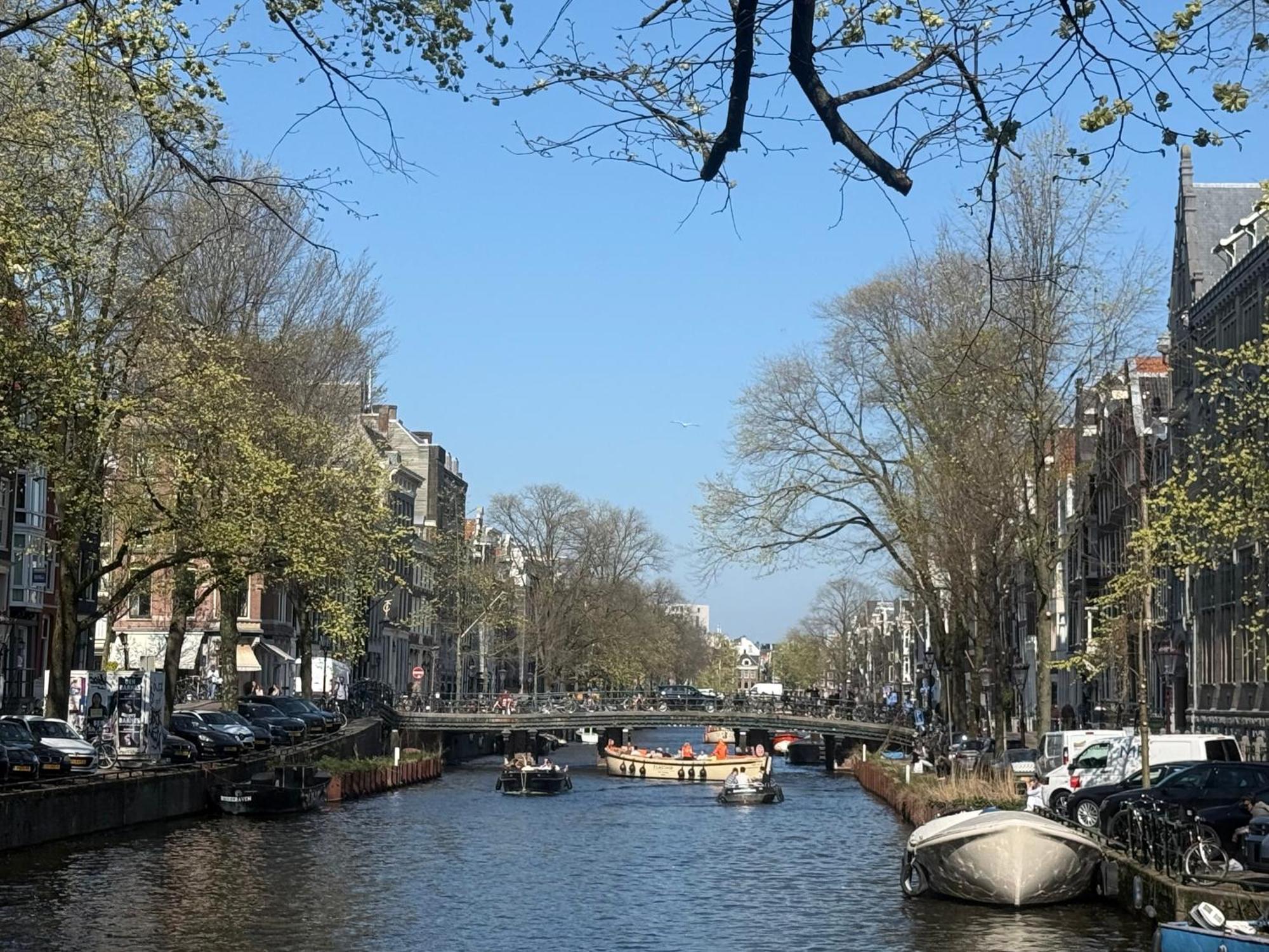 Two Bedroom In Historic Canalhouse From 1618 - Centre Bed & Breakfast 2*