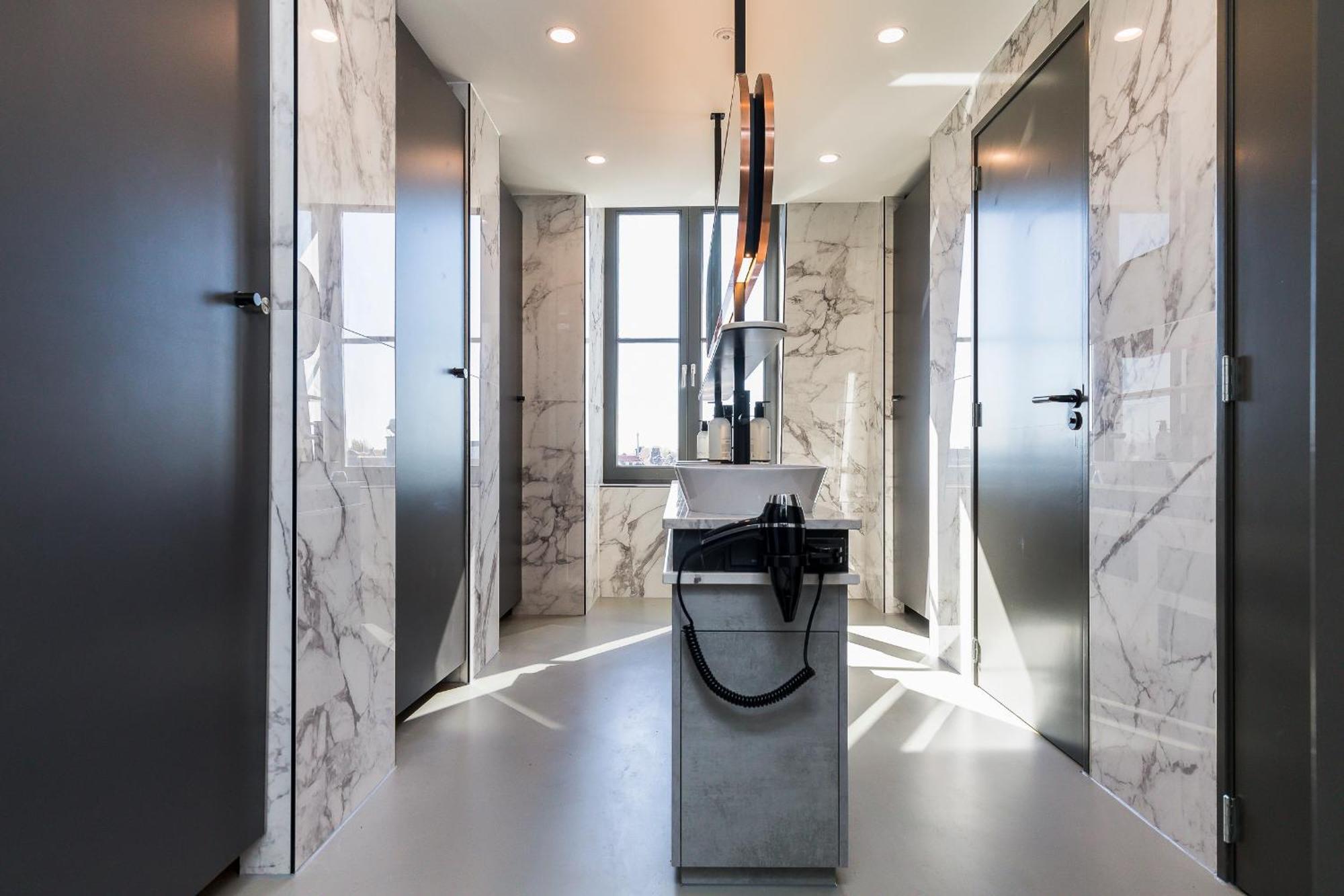This HoTel Albergue *