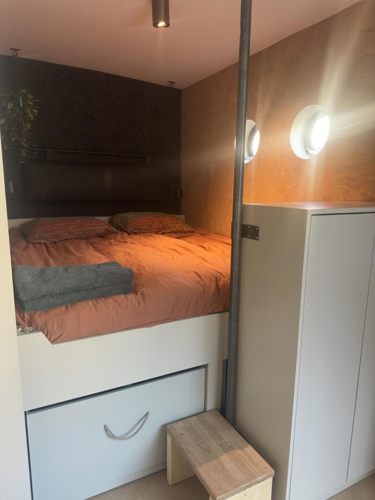 Houseboat Bnb The Floating Nest * Amsterdam