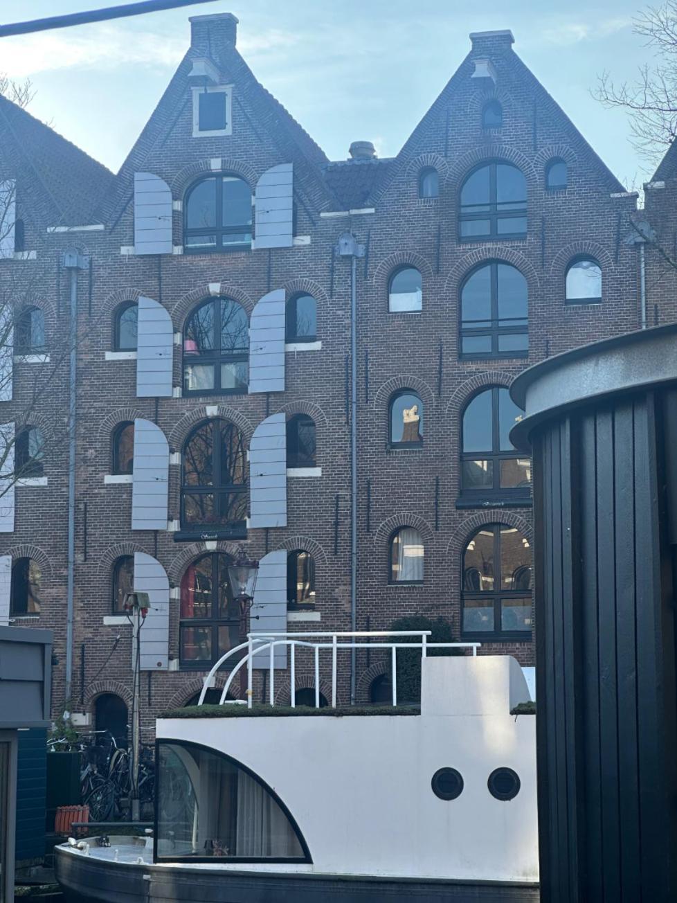 Houseboat Bnb The Floating Nest