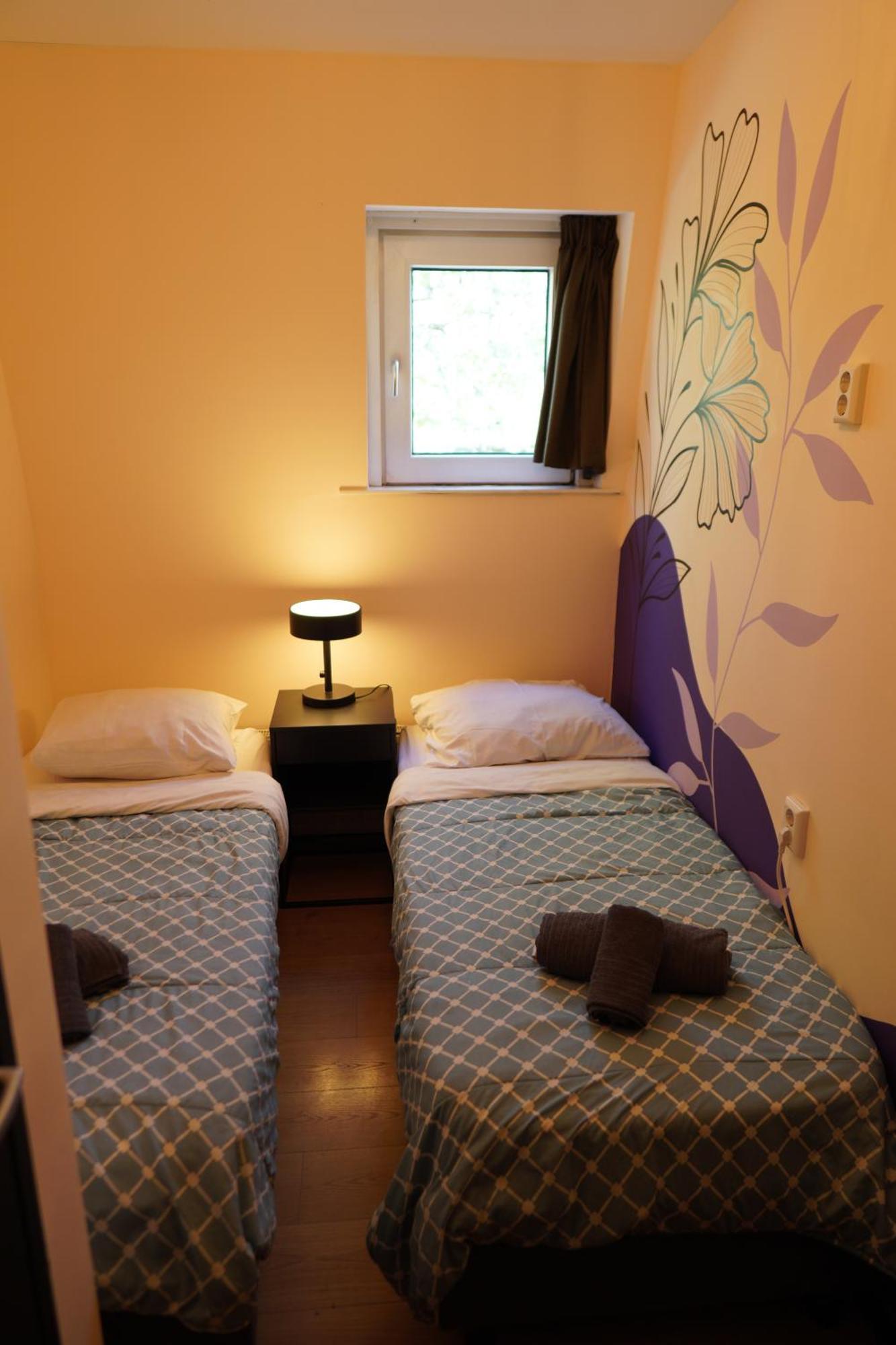 Onefam Amstel Albergue *