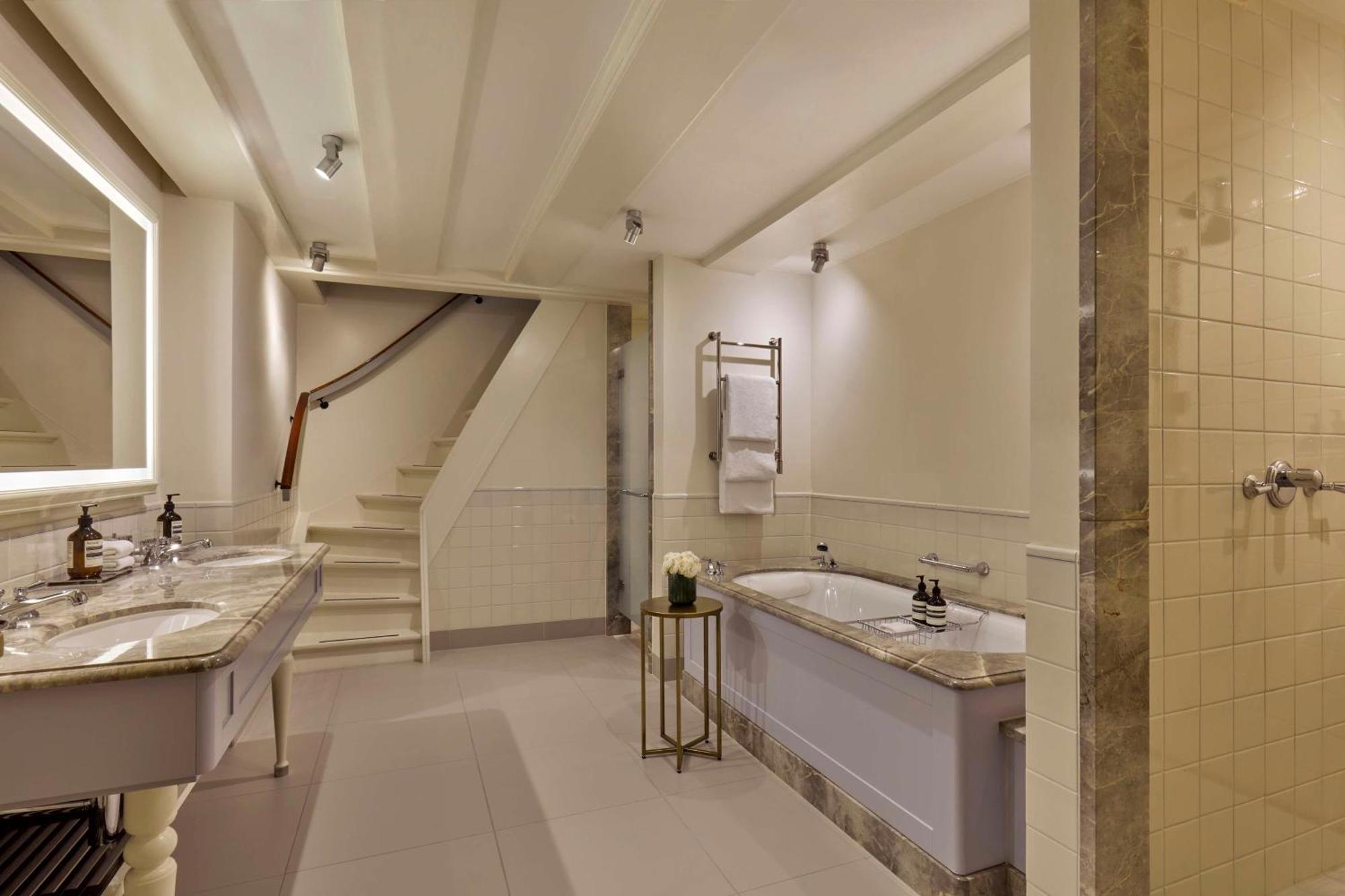 Waldorf Astoria Hotel 5*