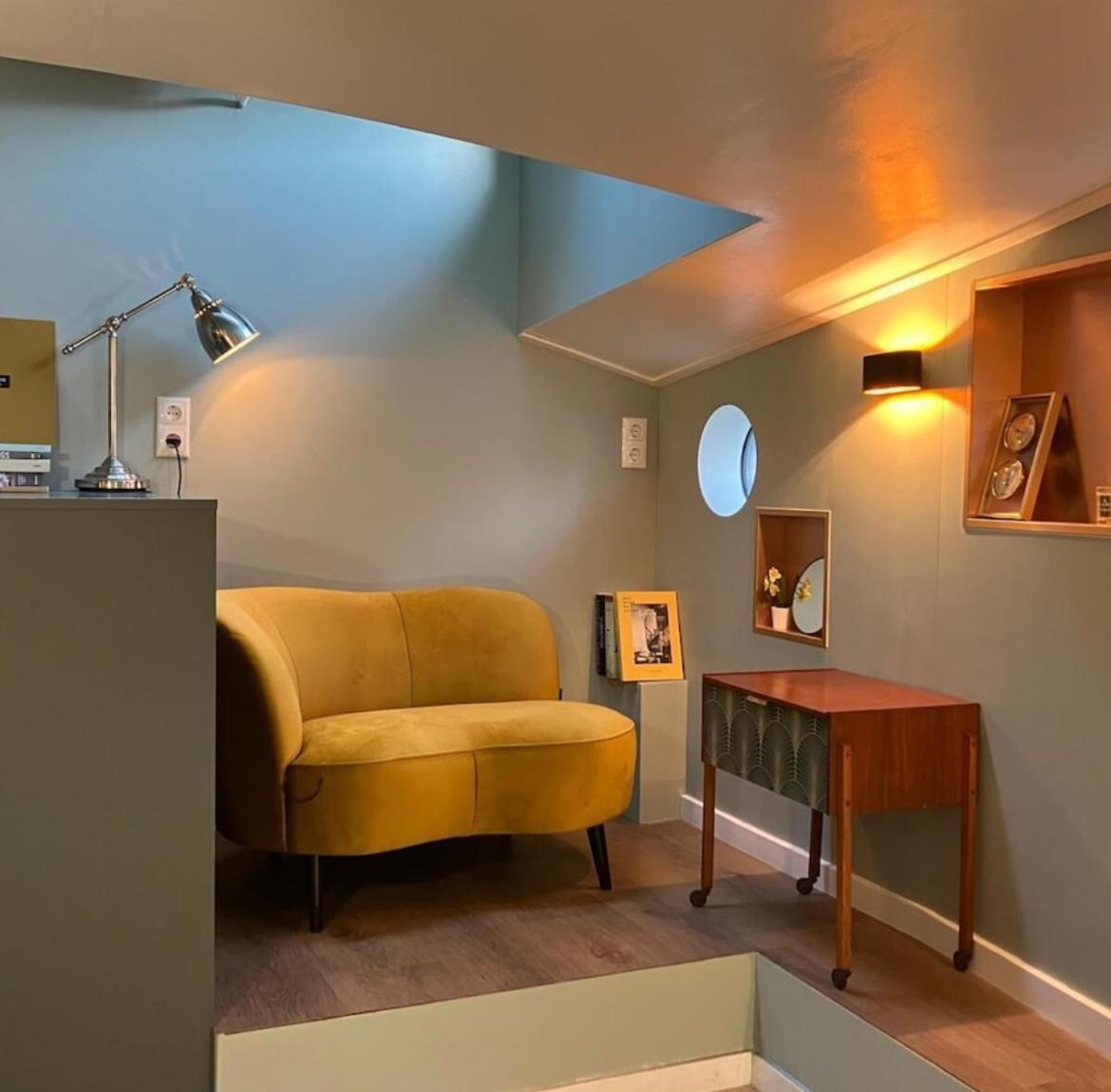 Bed & Breakfast Houseboat Reussi
