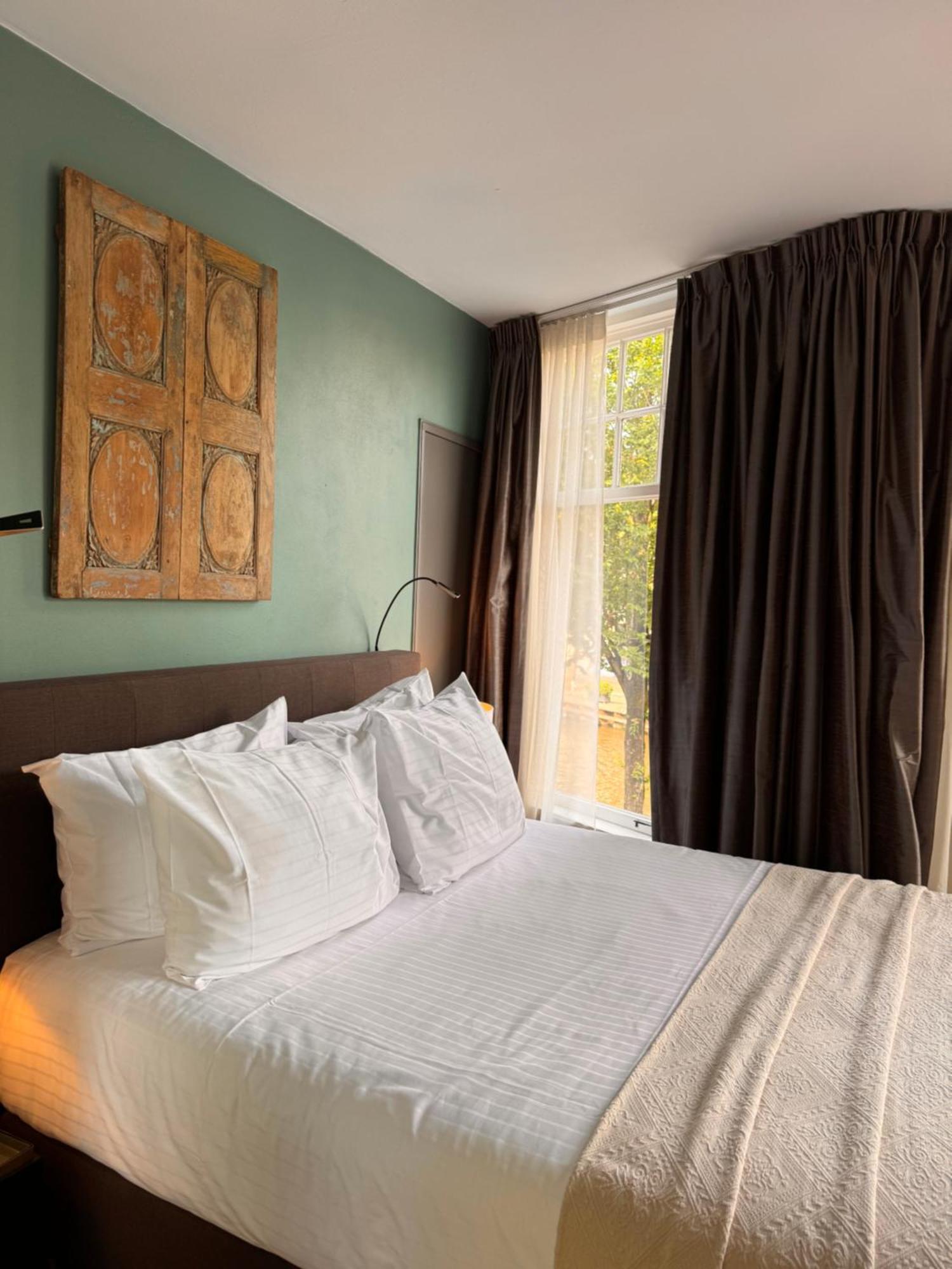 Decor Canal House