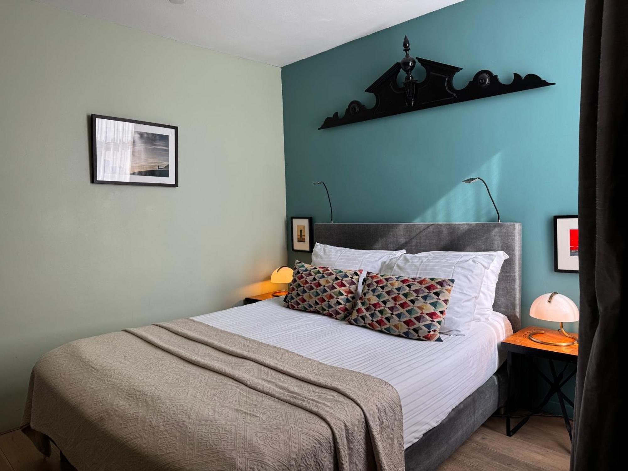 Decor Canal House Bed & Breakfast *