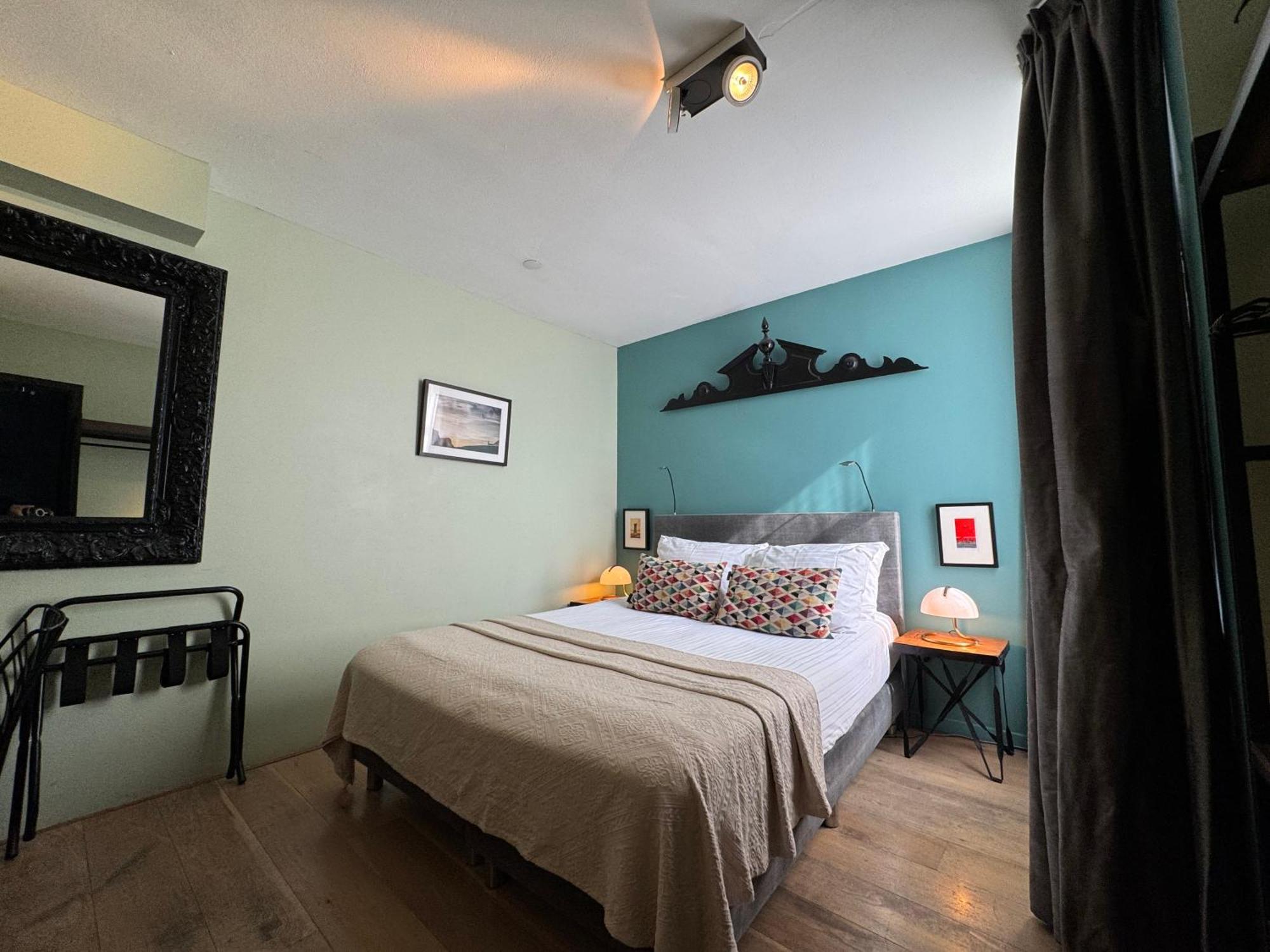 Bed & Breakfast Decor Canal House *