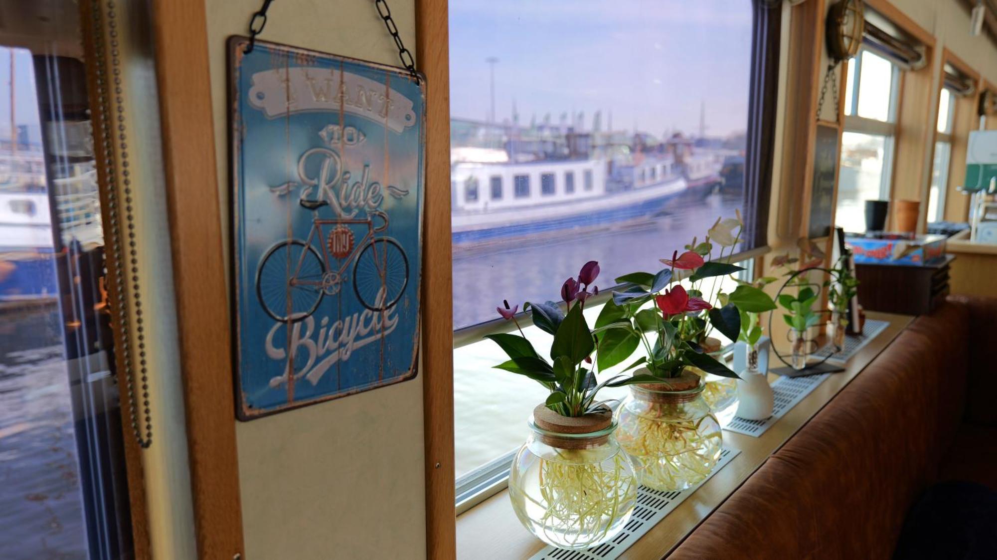 Hotel Botel Zwaantje *