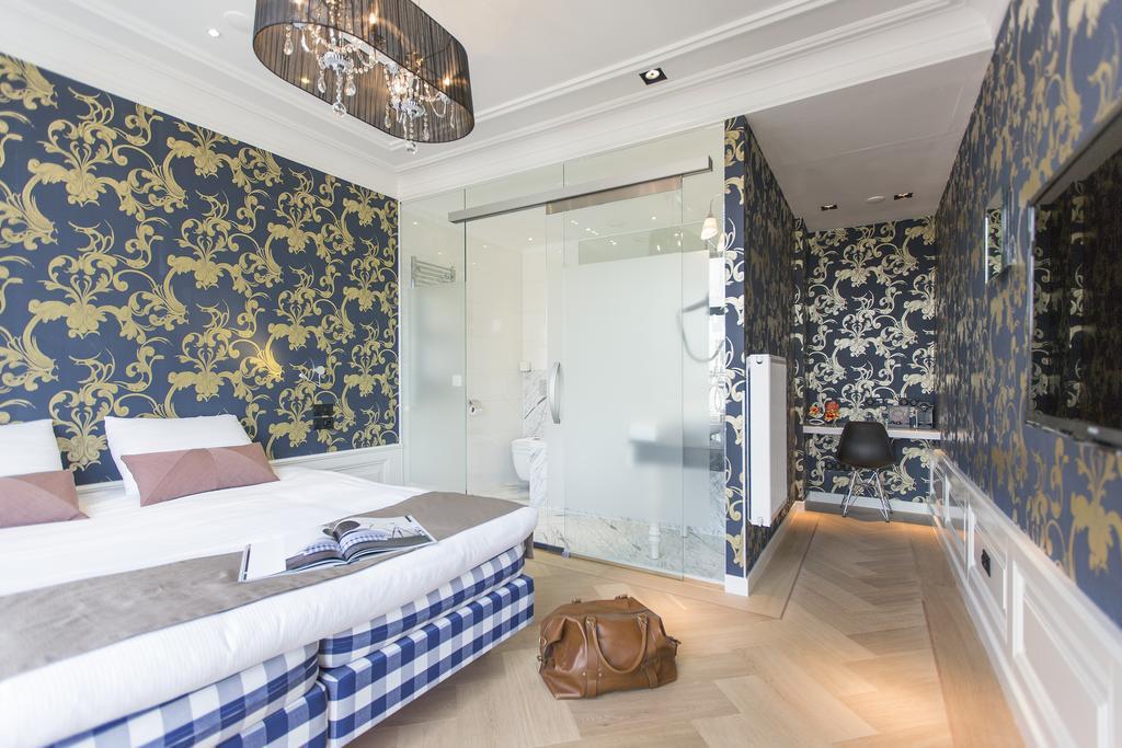 Canal Hotel