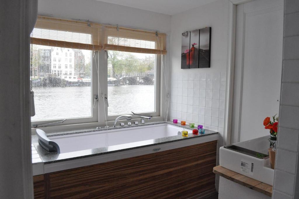 Rent A Houseboat