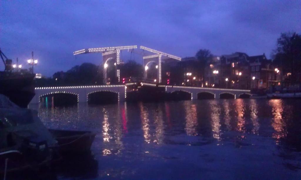 Rent A Houseboat Botel *