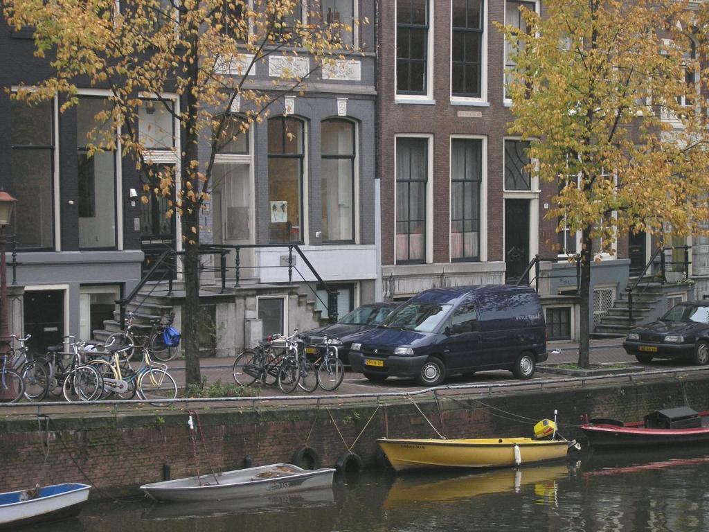 Singel 100 Bed & Breakfast *