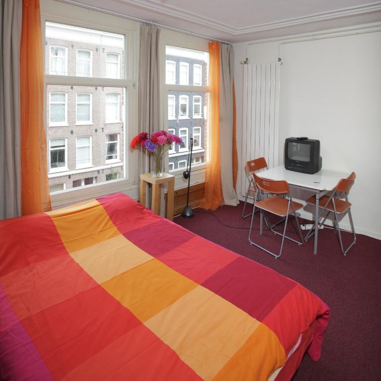 Alexander's Guest house 2*