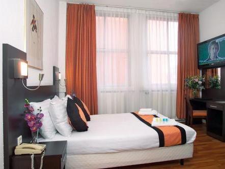 Falcon Plaza Centre 3*