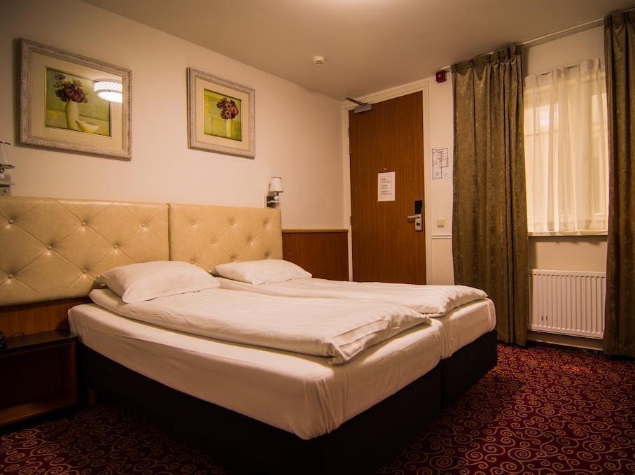 Downtown Hotel 2*
