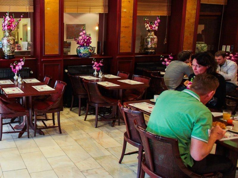Hotel Falcon Plaza Centre 3*