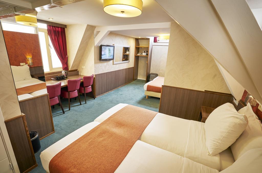 Hotel Monopole 2*