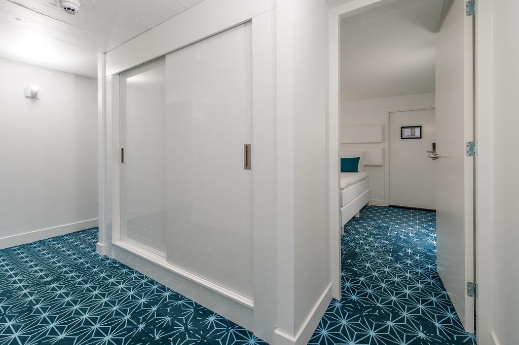Yays Salthouse Canal Aparthotel 4*