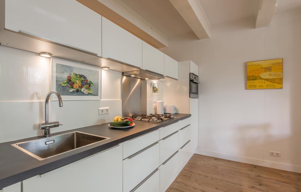 Canal View Apartment Amsterdam