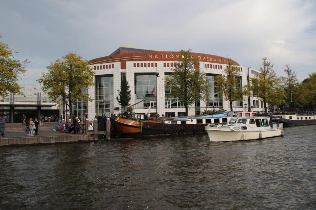 A304 Romantic Seaship In Center * Amsterdam