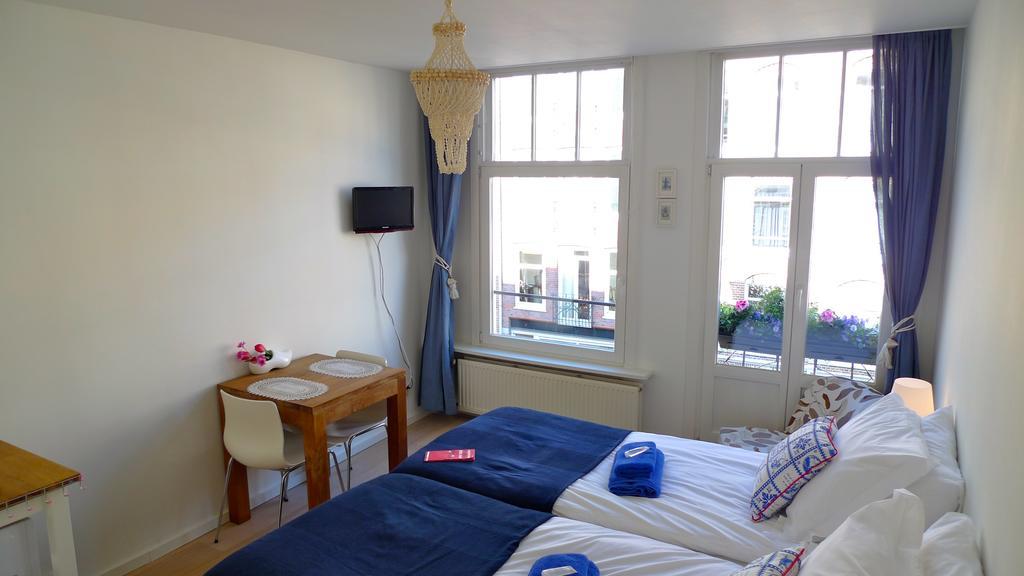 Double Studio Homestay *