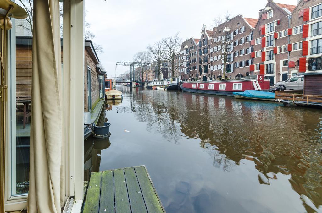 Botel The Guest-houseboat Amsterdam