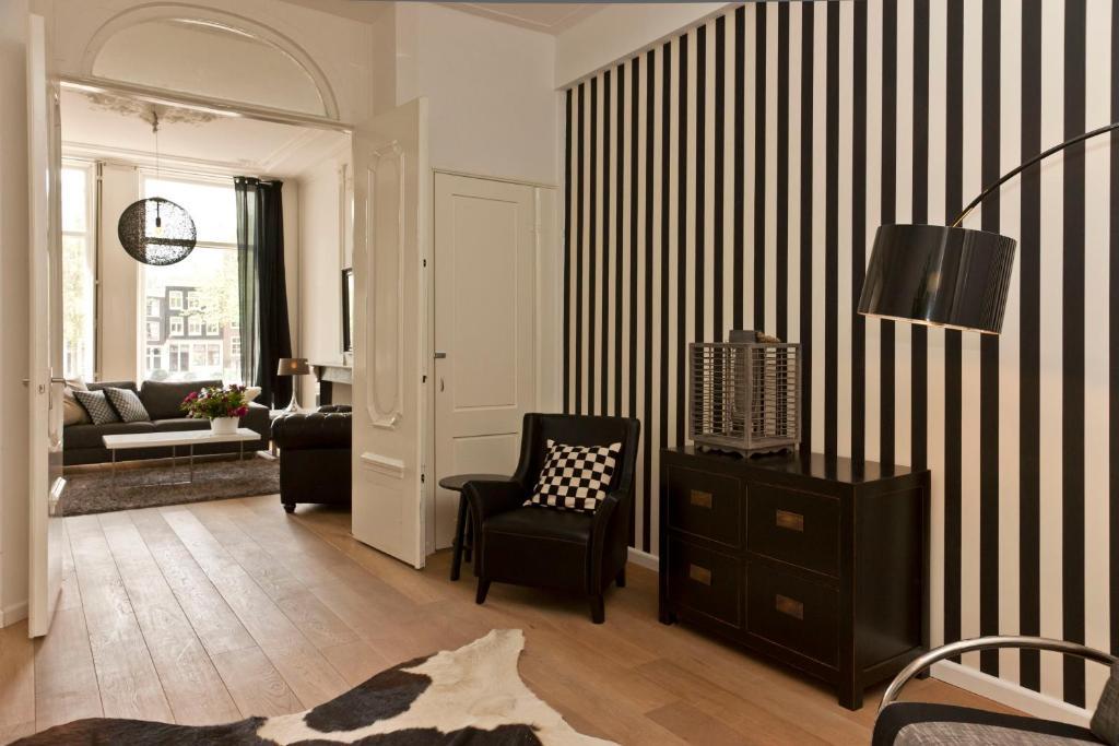 Captain Canalhouse Luxury