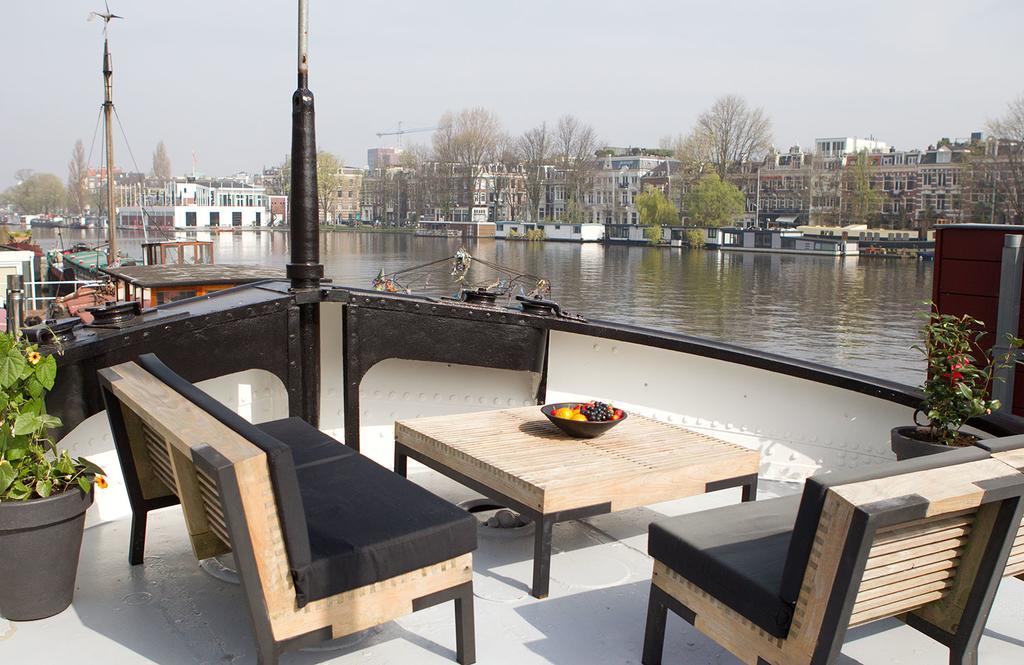 Gp Amstel River Houseboat Holiday home Amsterdam