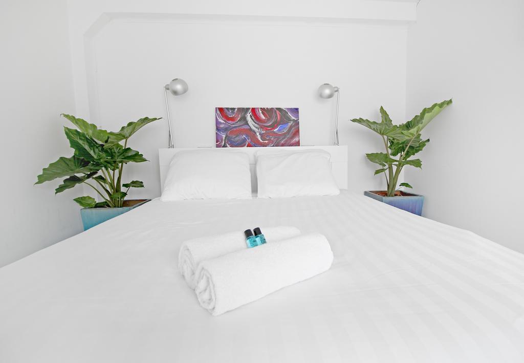 Bed & Breakfast Ground Floor Canal