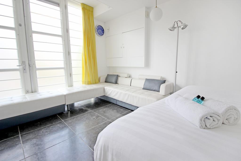 Couette-café Ground Floor Canal 2*